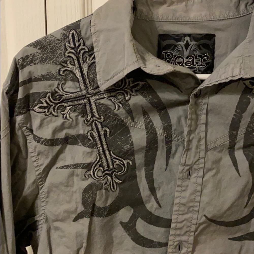 Grey Gradient Roar Long Sleeve Button Up (M)